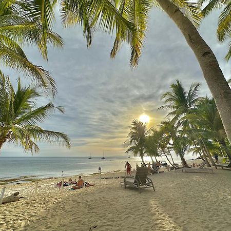 Coco Grove Beach Resort, Siquijor Island Zewnętrze zdjęcie Sunset at the beach