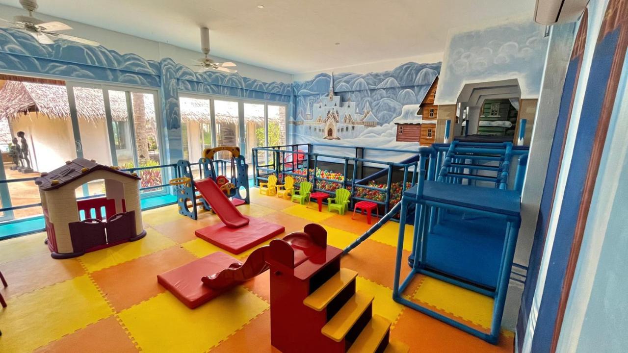 Coco Grove Beach Resort, Siquijor Island Zewnętrze zdjęcie An indoor playground in Thailand