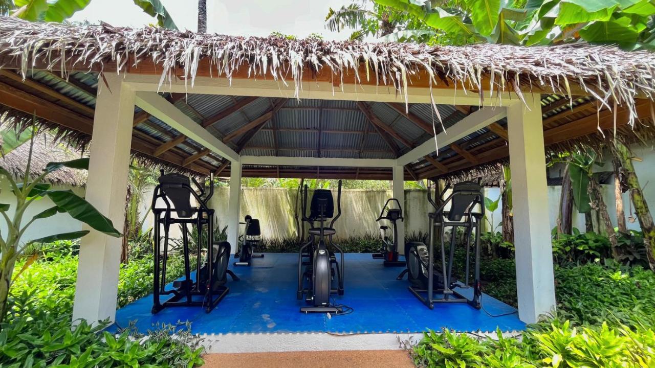 Coco Grove Beach Resort, Siquijor Island Zewnętrze zdjęcie The gym at the resort