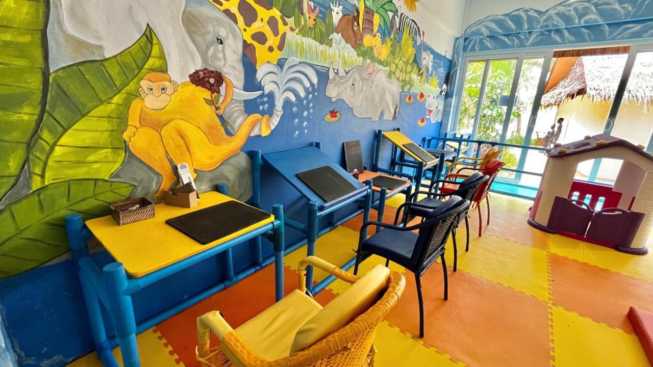 Coco Grove Beach Resort, Siquijor Island Zewnętrze zdjęcie The Children's Museum of Oakville