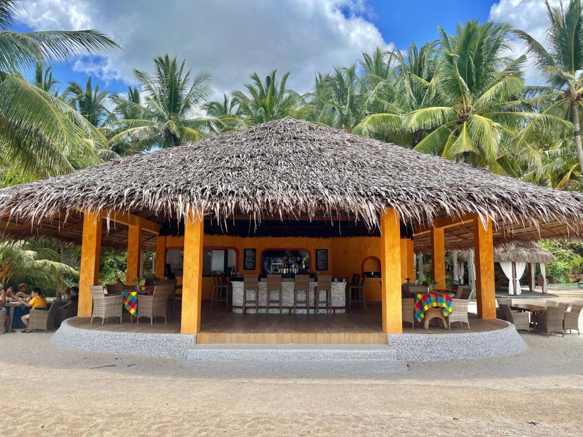 Coco Grove Beach Resort, Siquijor Island Zewnętrze zdjęcie The beach bar at the resort