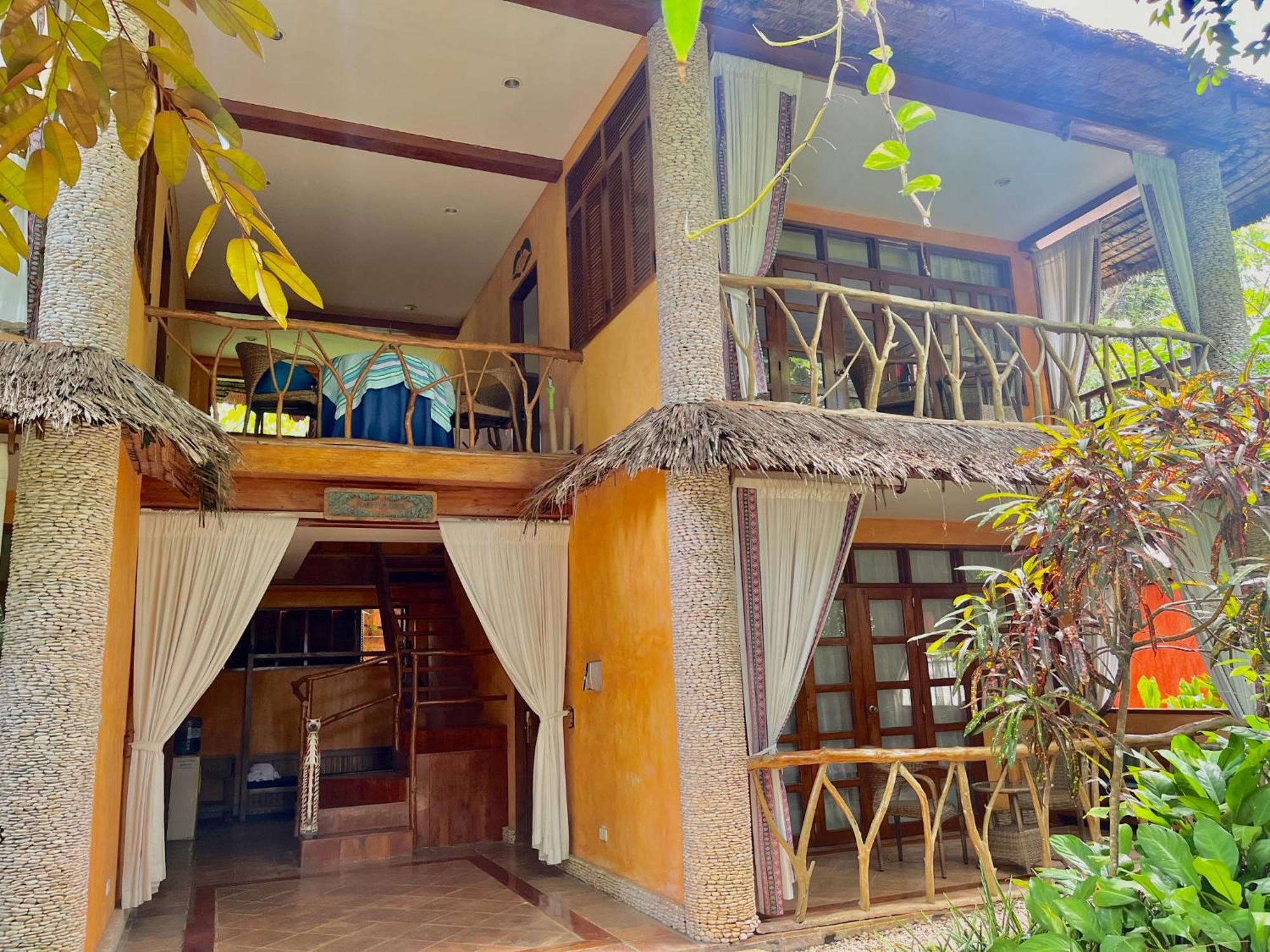 Coco Grove Beach Resort, Siquijor Island Zewnętrze zdjęcie A villa at the resort