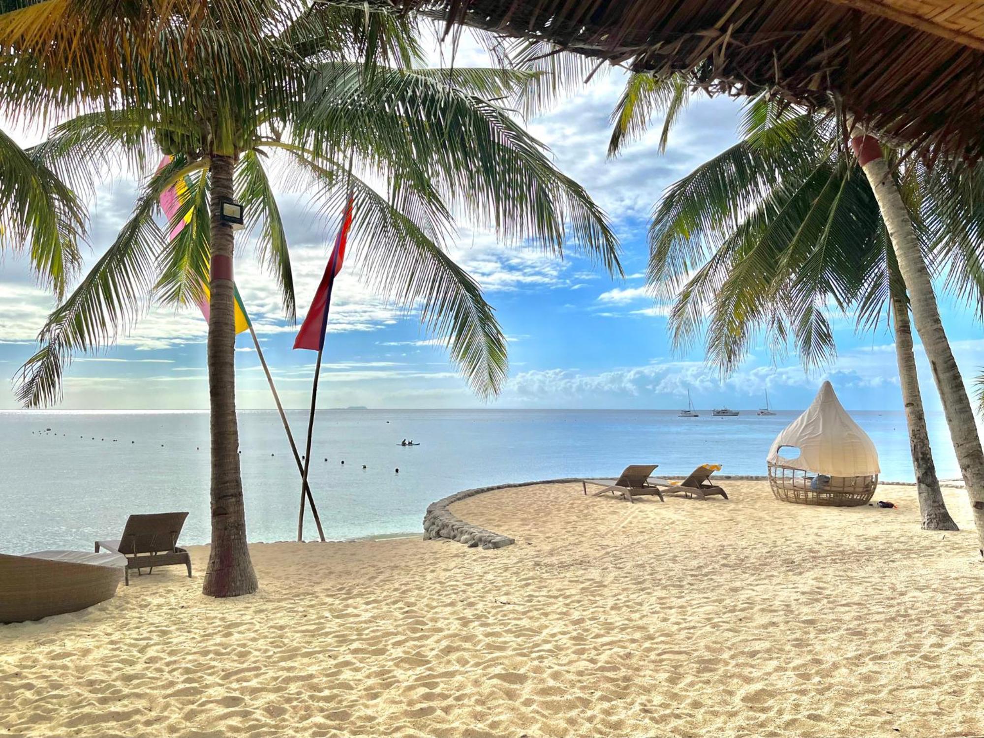 Coco Grove Beach Resort, Siquijor Island Zewnętrze zdjęcie Beach at the Shangri-La Resort