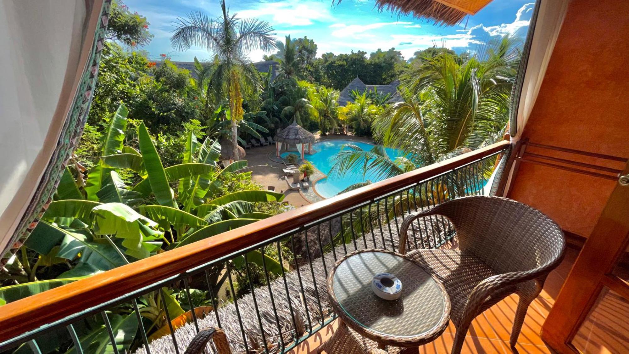 Coco Grove Beach Resort, Siquijor Island Pokój zdjęcie View from the balcony of a room at the resort