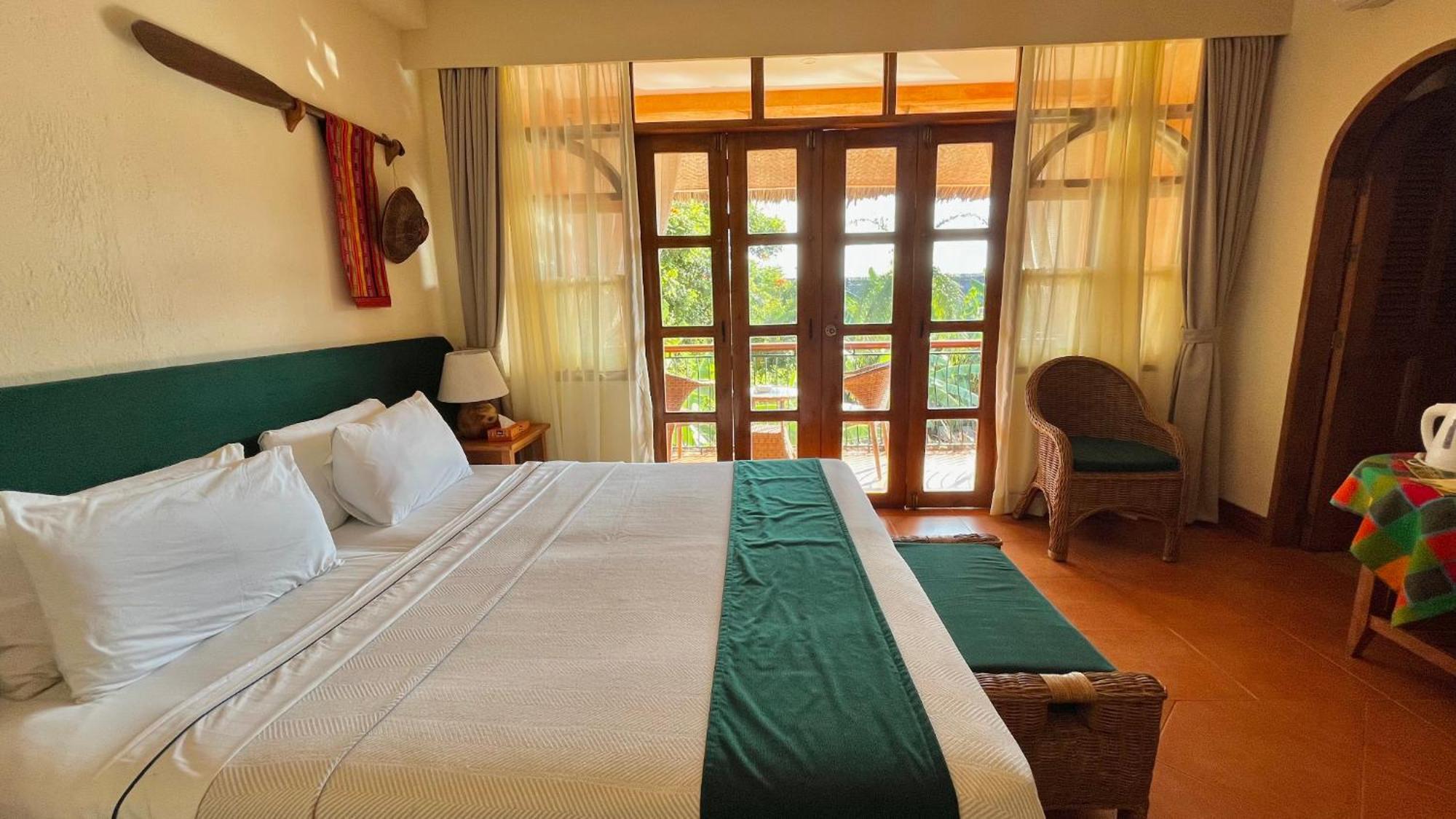 Coco Grove Beach Resort, Siquijor Island Pokój zdjęcie A room at the hotel
